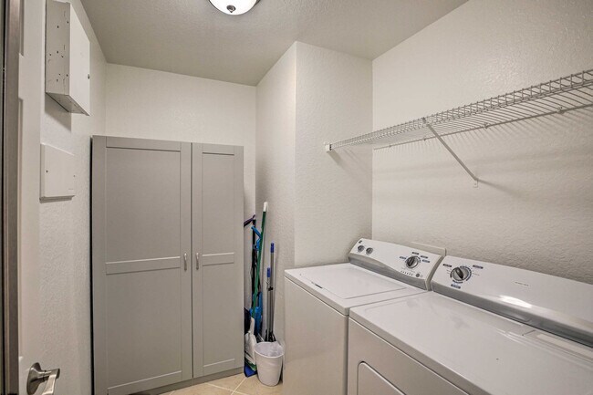 Building Photo - 10280 Crepe Jasmine Ln