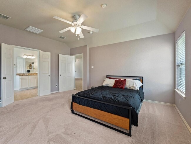 Building Photo - 9204 Lockhart Dr