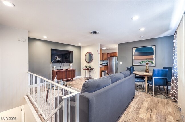 Building Photo - 1553 Dorothy Ave