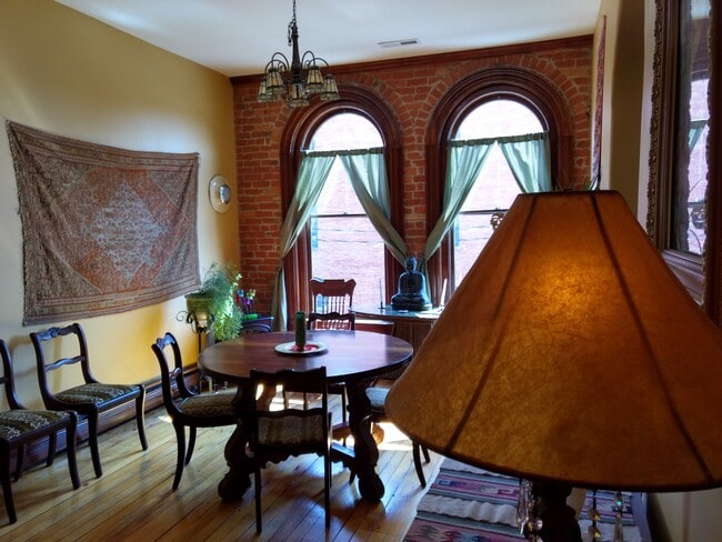 Building Photo - 314 N 1st St W