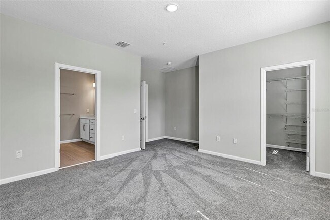 Building Photo - 518 Lady Palm St