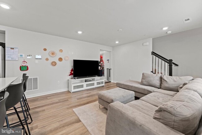 Building Photo - 140 Wood Walk Ave