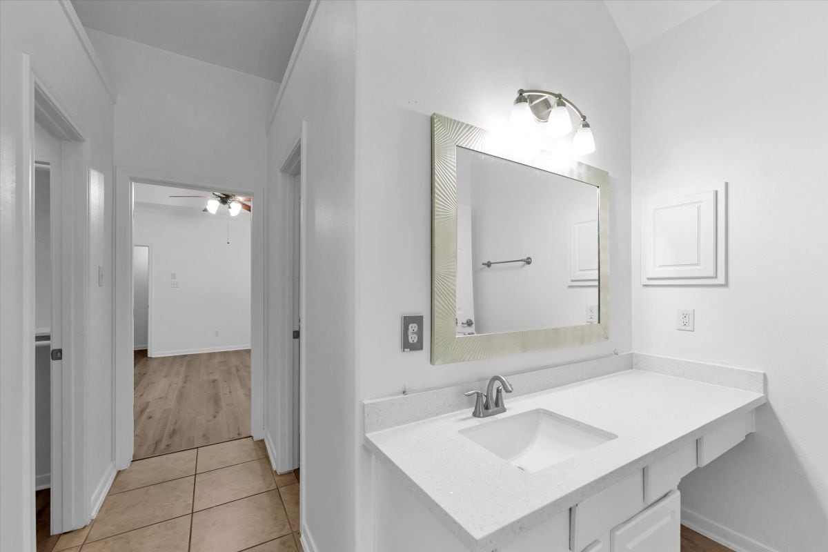 Building Photo - 14823 Yellow Begonia Dr