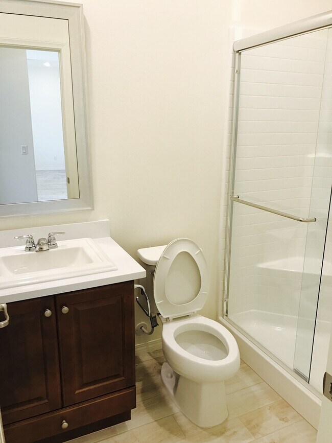 Building Photo - Upgraded Brand new 5 bed home in RiverBend community with spectacular view, Eastvale schools