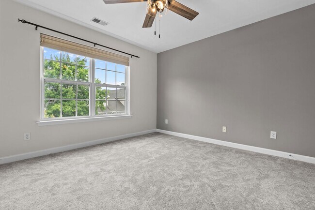 Building Photo - Beautiful 2-Bedroom, 2.5-Bath condo for Rent in Virginia Beach