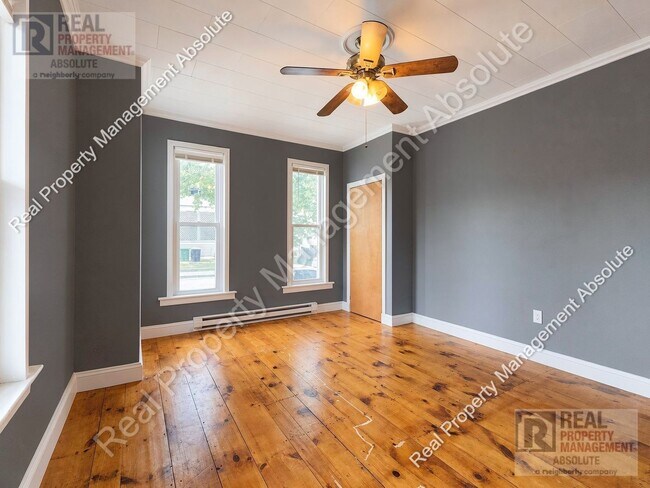 Building Photo - 72-74 Kinsley St