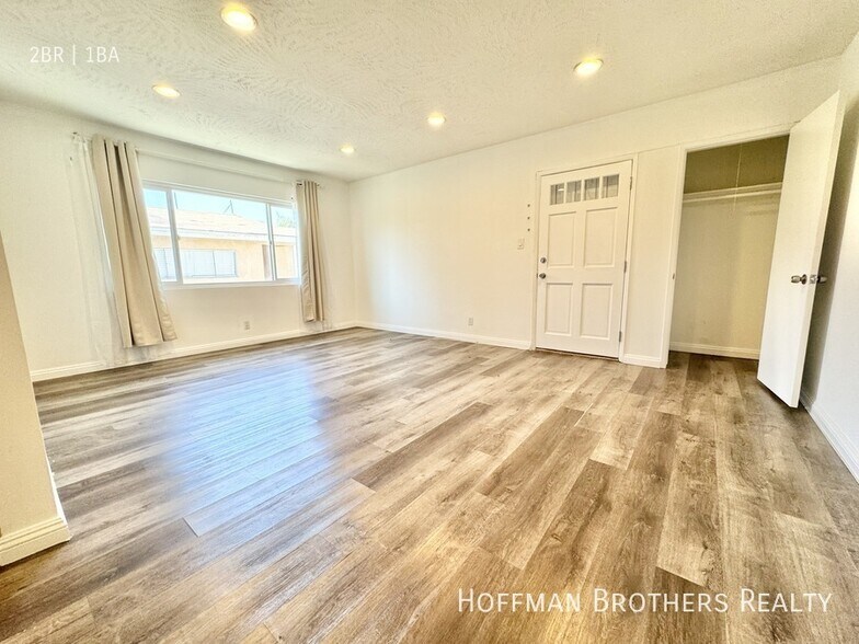 Building Photo - 1320 S Ridgeley Dr