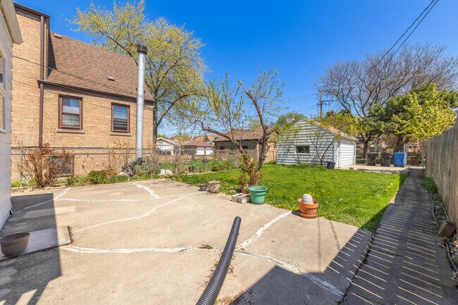 Building Photo - 6405 S Tripp Ave