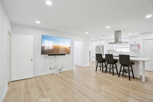 Building Photo - 3686 Palo Verde Ave W