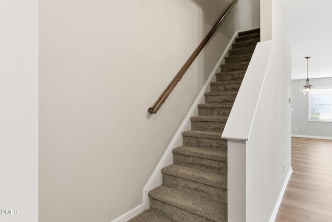 Building Photo - 759 Putney Hl Rd