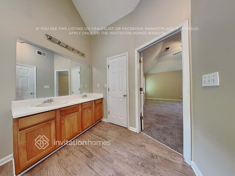 Building Photo - 438 Pecan Wood Cir
