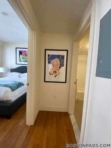 Building Photo - 8 Winter Pl