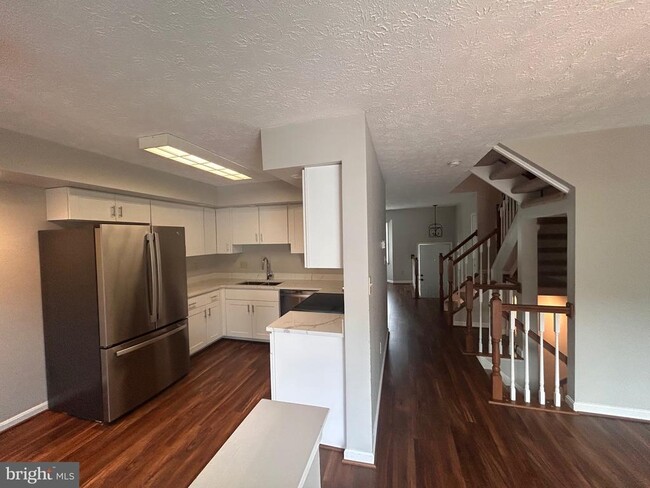 Building Photo - 1635 Elkwood Ct