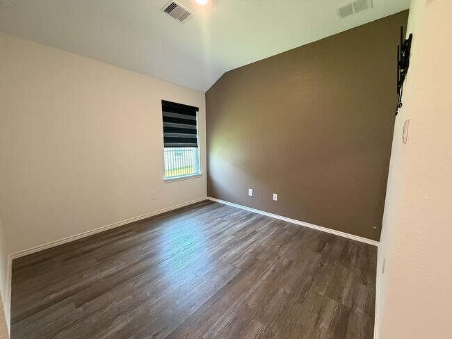 Building Photo - 3101 Emerald Ocean Dr