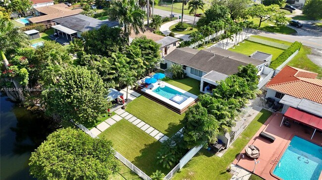 Building Photo - 14441 S Biscayne River Dr