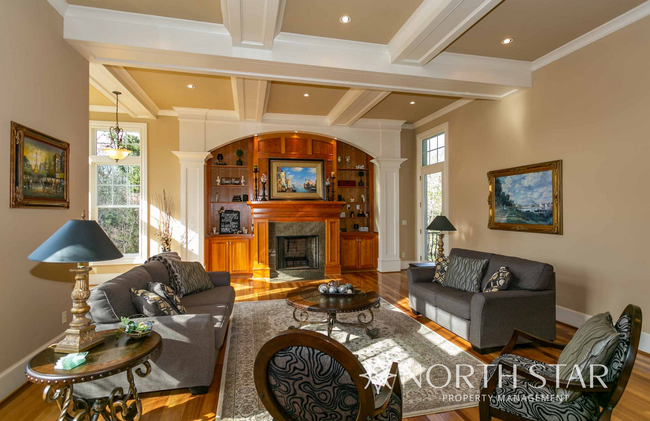 Building Photo - Stunning Home in Hidden Creek