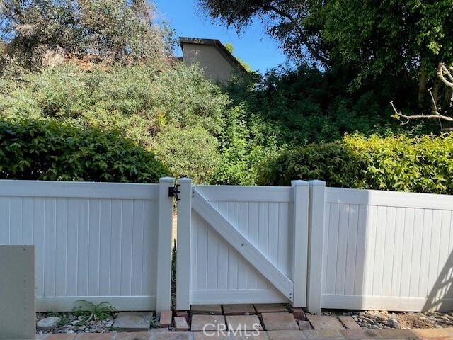 Building Photo - 28267 Paseo El Siena