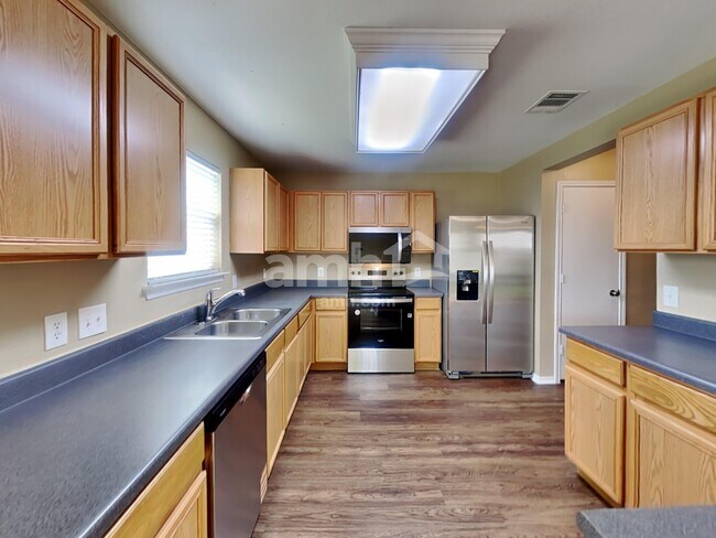 Building Photo - 5325 Mathra Dr