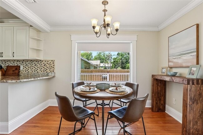 Building Photo - 712 E Caracas St