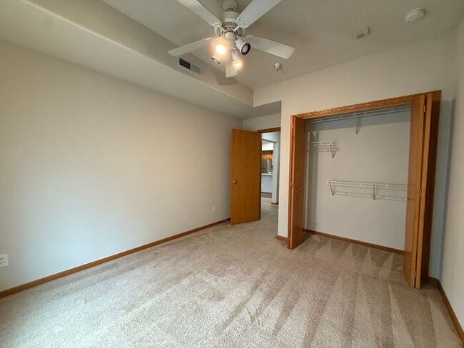 Building Photo - $1,300| 2 Bedroom, 1 Bathroom Condo | No P...