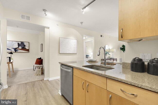 Building Photo - 440 L St NW