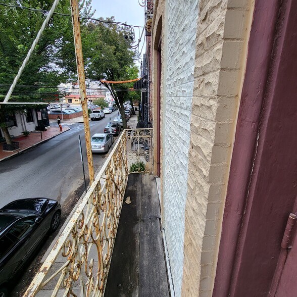 Building Photo - 761 S 7th St