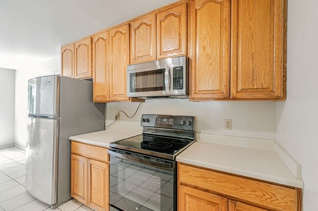 Building Photo - Classic Ranch Style Home in Top School Dis...