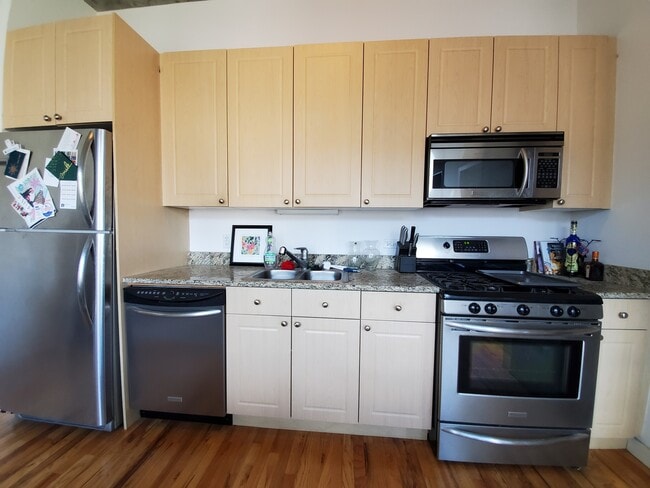 Building Photo - 1720 S Michigan Ave