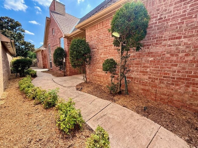Building Photo - 3816 Tudor Cir