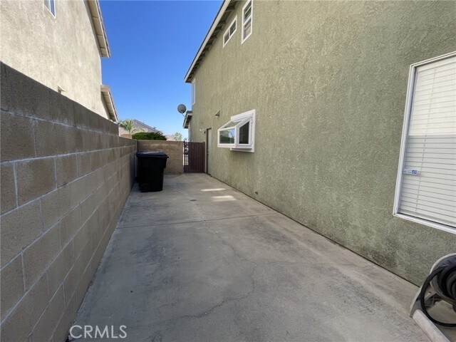 Building Photo - 15096 Fox Ridge Dr