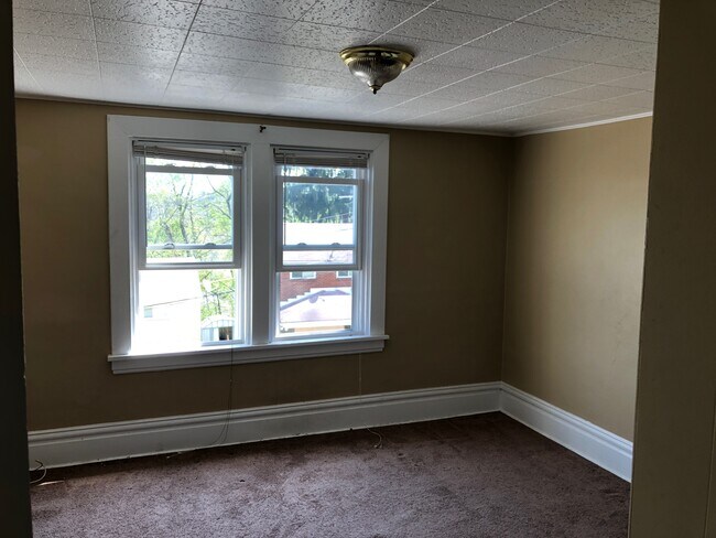 Building Photo - 1714 Dagmar Ave