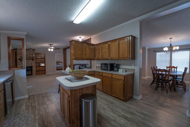 Building Photo - 2988 Lisa Dr
