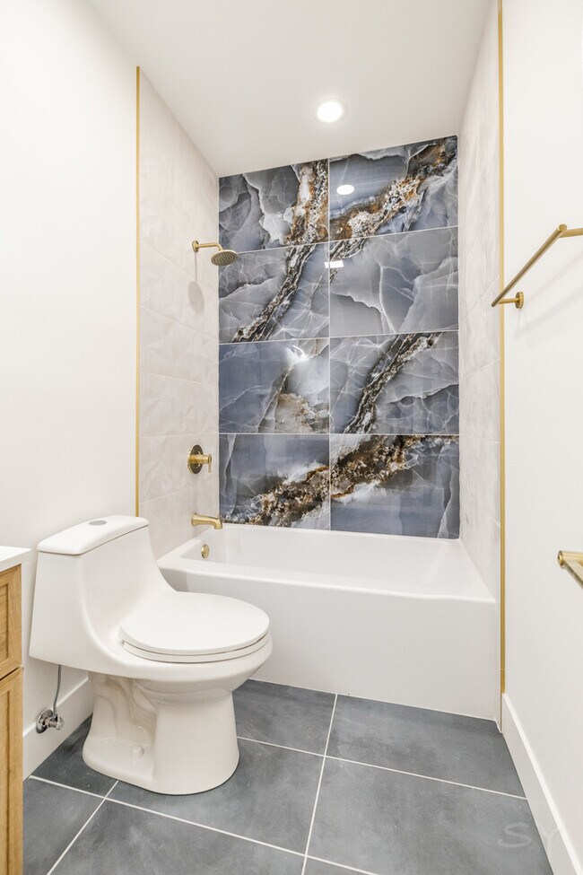 Building Photo - 1245 S Fairfield Ave