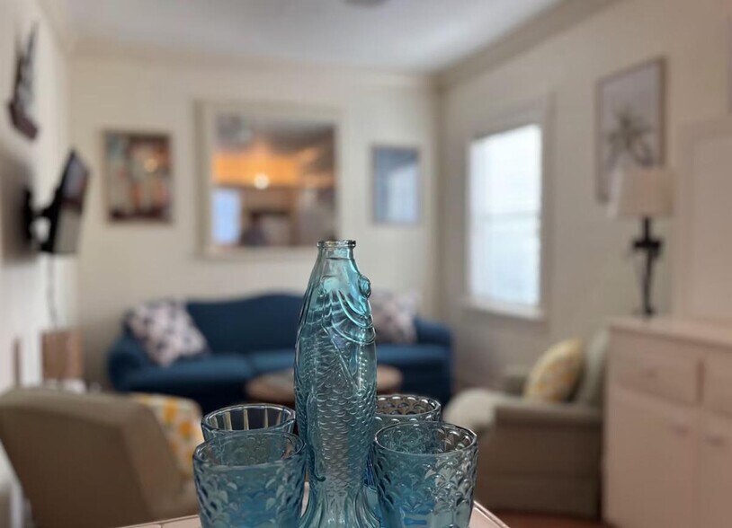 Building Photo - 2901 Spruce Ave