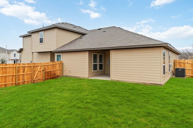 Building Photo - 2 Weeks Free! Brand New 4BR Home | Primary Suite Downstairs & Private Yard