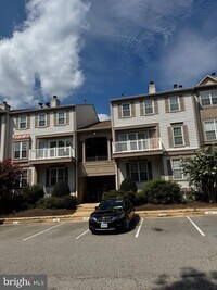 Building Photo - 8244 Catbird Cir