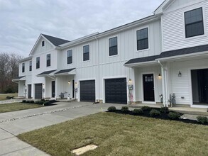 Building Photo - 385 N Tuckahoe Rd