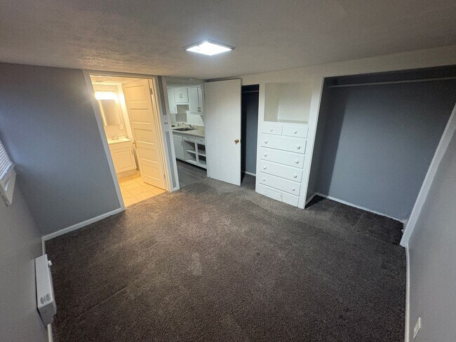 Building Photo - 4145 Randolph St