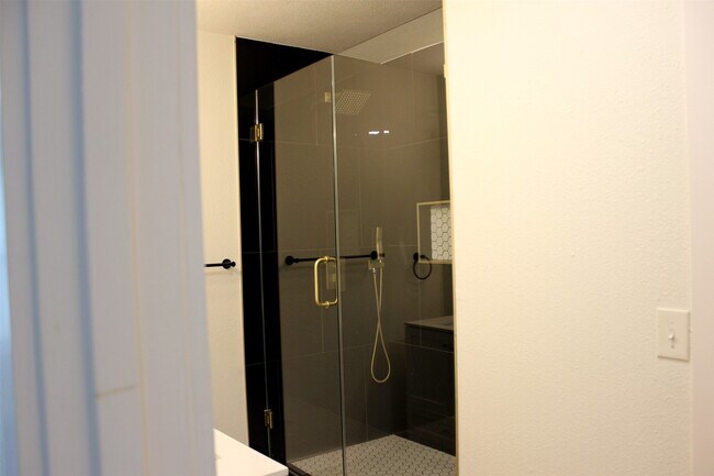 Building Photo - 5310 Randon Rd