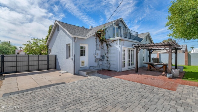 Building Photo - 114 W Windsor Ave