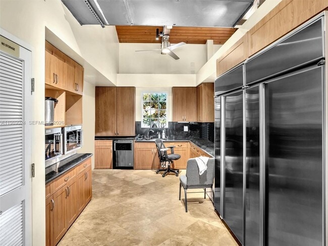 Building Photo - 20780 NE 32nd Ave