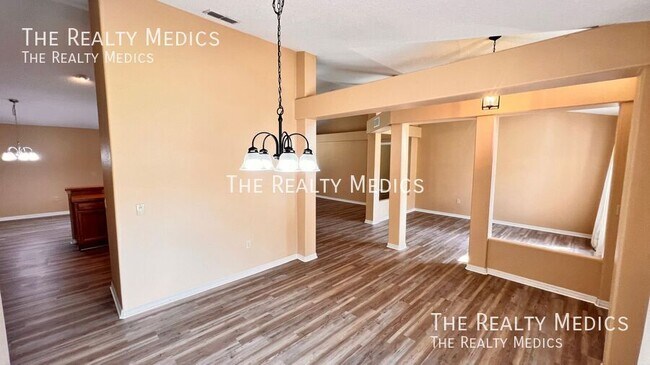 Building Photo - 1481 Woodfern St