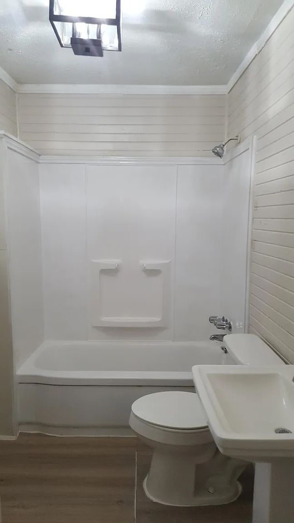 Building Photo - 3604 N Terry St