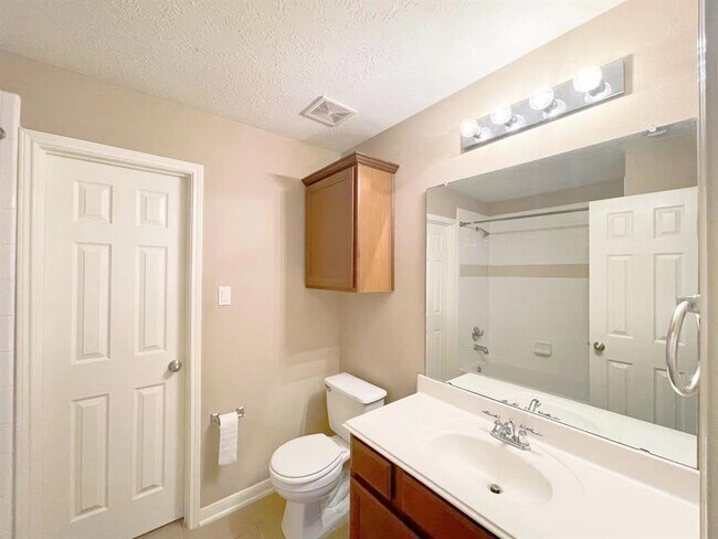 Building Photo - 10815 Lake Raven Ct