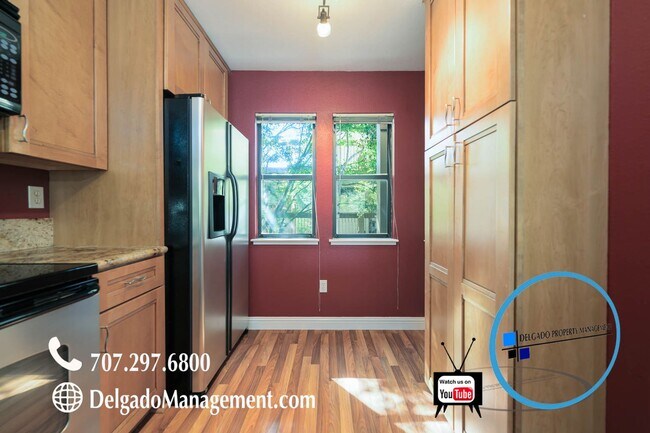 Building Photo - 1321 S Villa Way