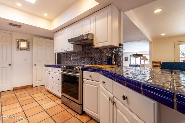 Building Photo - 3752 E Calle Guaymas