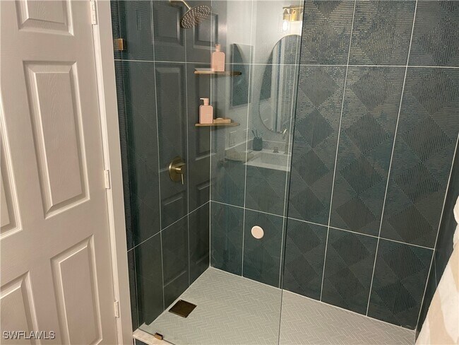 Building Photo - 8940 Colonnades Ct E