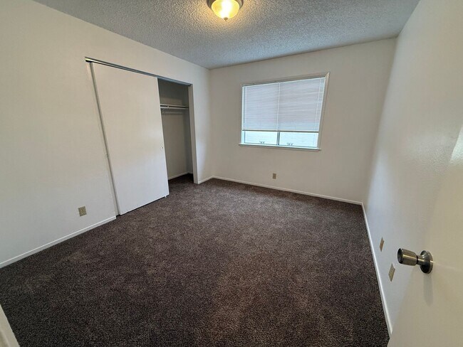 Building Photo - 118 W Boone St