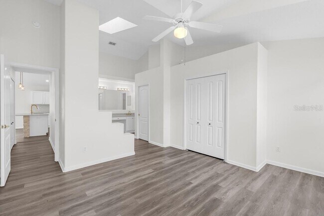 Building Photo - 15746 Autumn Glen Ave