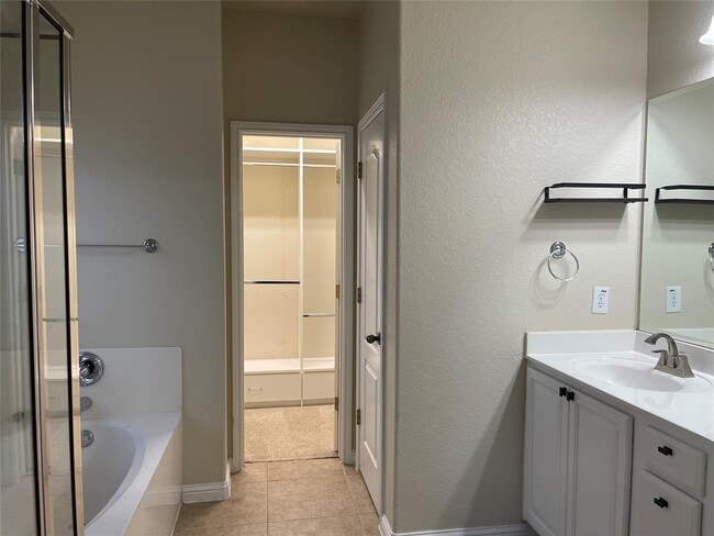 Building Photo - 201 Arrowhead Trail